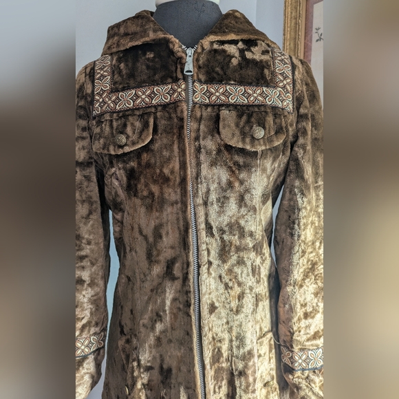 Vintage 1950's Crushed Velvet Ribbon Detail Coat - Picture 7 of 16